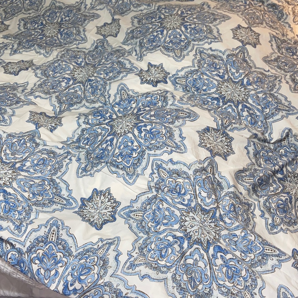 Pottery Barn Britt Medallion Queen Duvet
